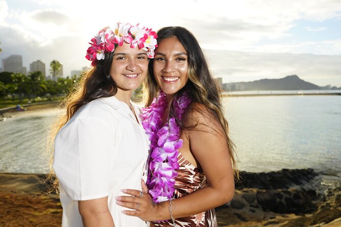 1 Hour Family/Group Photography Honolulu Beautiful and Magical - Starting at Prince Waikiki at 7:00 am