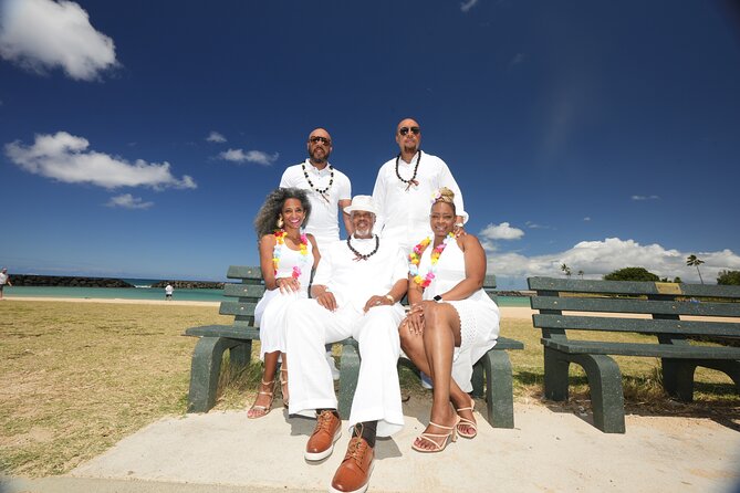 1 Hour Family/Group Photography Honolulu Beautiful and Magical - Walking the sand and rocks for different backdrops
