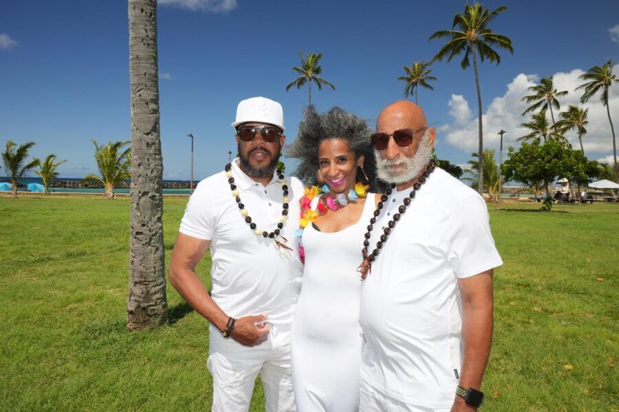 1 Hour Photography Honolulu Beautiful and Magical - A Waikiki Photo Session Built Around the Ocean