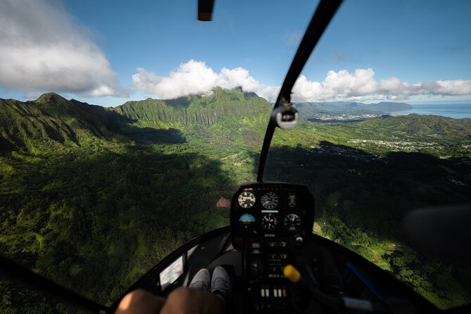 18 Minutes SHARED Helicopter Tour in Honolulu - Waikiki from above, with Diamond Head ahead