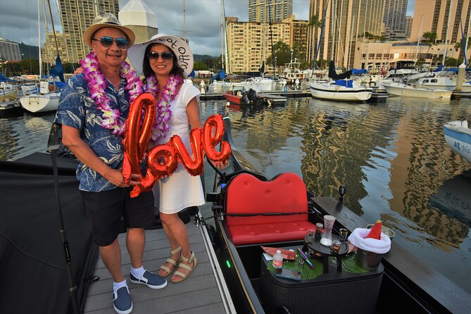 2-Hour Small-Group Gondola Excursion in Waikiki - Music, stories, and the human touch