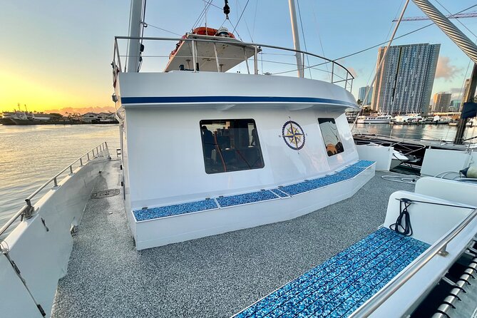 2 Hour Waikiki Whale Watching Cruise from Oahu - The boat’s viewing setup