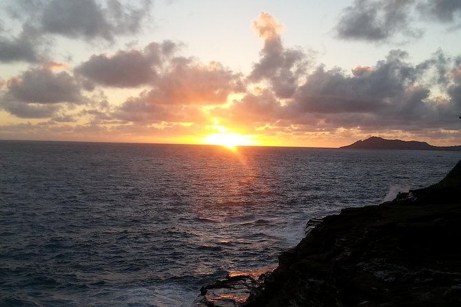 5-Hour Private Customized Luxury Convertible Tour of Oahu's South Shore - The palace and Hawaii Five-0 connection