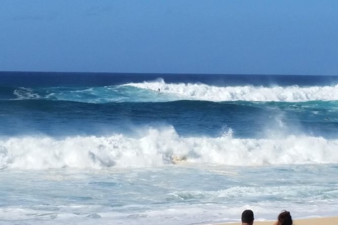 6-Hour Private Customized Luxury Convertible Tour of Oahu's North Shore - Waimea Bay and the surf coast