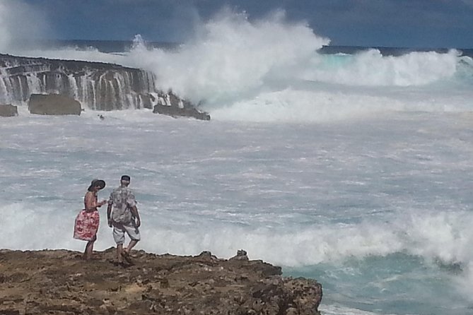 6-Hour Private Customized Luxury Convertible Tour of Oahu's North Shore - Haleiwa, Ted’s Bakery, and Leonard’s