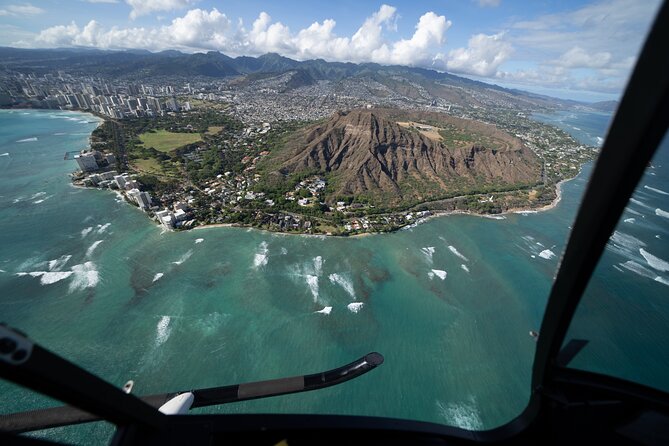 60 Minutes SHARED Helicopter Tour in Honolulu - Hanauma Bay, Sandy Beach, and Makapuu Point