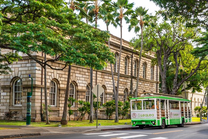 7 Day Pass LeaLea Trolley and Waikiki Trolley Pink Line - Kakaʻako and Ward Village for a modern Honolulu break