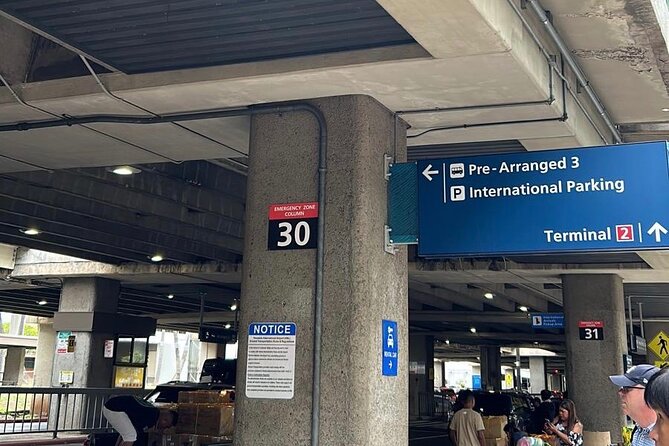 Airport Shuttle - HNL Airport to Waikiki - Leaving Honolulu Airport without a taxi line
