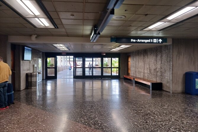 Airport Shuttle - HNL Airport to Waikiki - Is $21.99 a good deal?