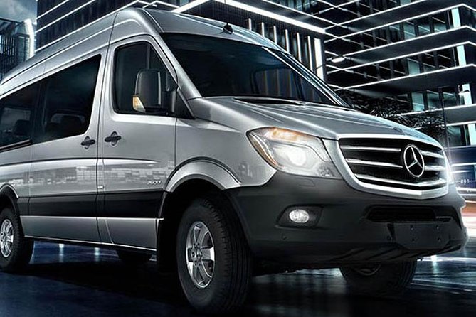 Airport Shuttle - HNL Airport to Waikiki - The airport meeting point is the part to manage carefully