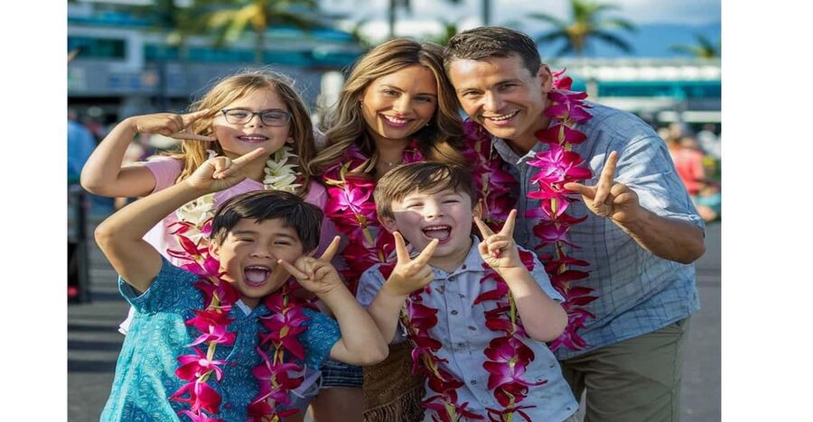 Arrival Lei Greeting --HNL to Waikiki Private Transfer - From baggage claim to your orchid lei greeting