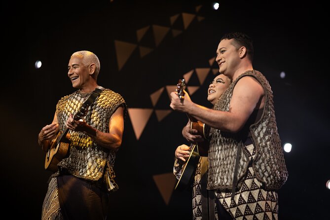 'Auana by Cirque du Soleil at the Waikiki Beachcomber Hotel - Why the intimate theater changes the experience