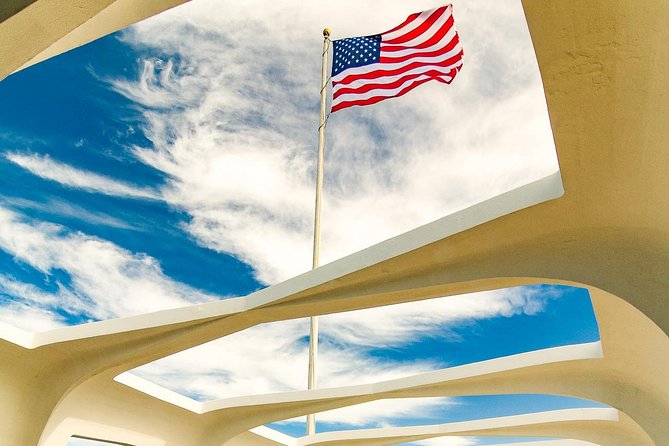 Best of Oahu: Pearl Harbor & Oahu Circle Island Tour from Waikiki - Downtown Honolulu from the van