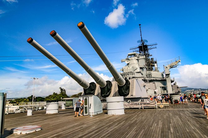 Best Of Pearl Harbor: USS Arizona Memorial & Historic Honolulu - Pearl Harbor sets the tone