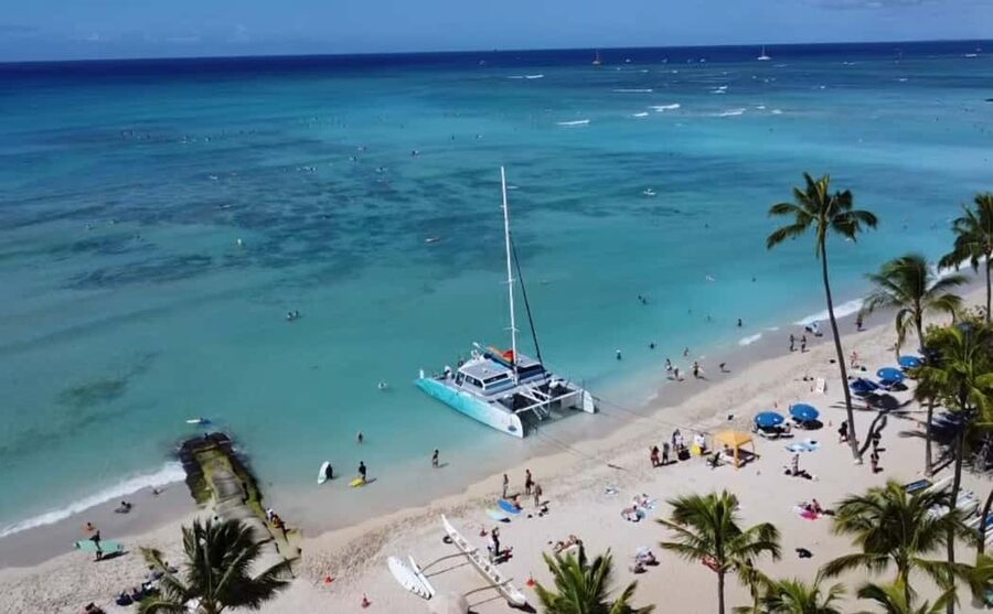 Board from Waikiki Beach: Friday Night Fireworks sail - Who should book this Waikiki sailing?