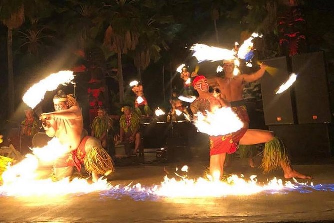 Chief's Luau Admission - The buffet: kalua pork, pineapple chicken, and package drinks