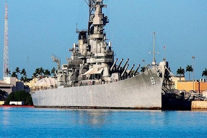 Complete Pearl Harbor Experience from Waikiki Area Hotels - The return through historic Honolulu