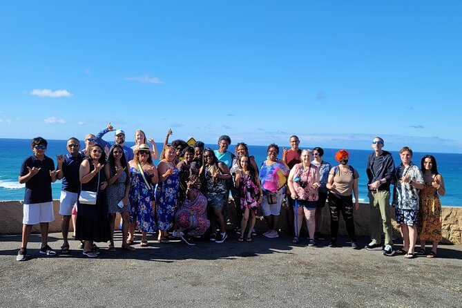 Cruise Ship with Direct "Pier Pick Up" All Fee's Included - Shops, macadamia nuts, and the green North Shore route