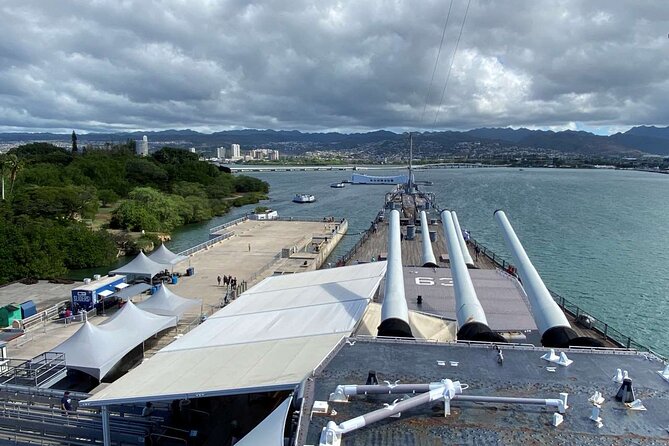 Deluxe Arizona Memorial and USS Missouri Battleship Tour - Starting from Waikiki at 9:30 in the morning