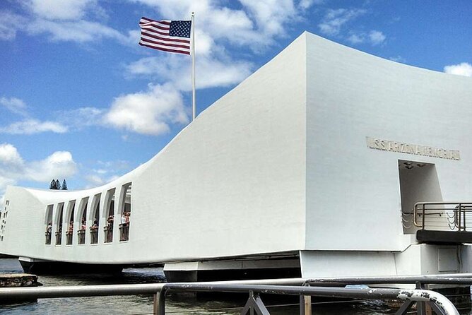 Deluxe Arizona Memorial Bowfin Submarine and Honolulu City Tour - What the Honolulu drive-through actually includes