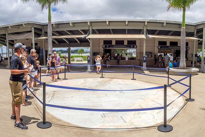 Deluxe Pearl Harbor USS Arizona Memorial and Honolulu City Tour - Guides make the small shuttle worthwhile