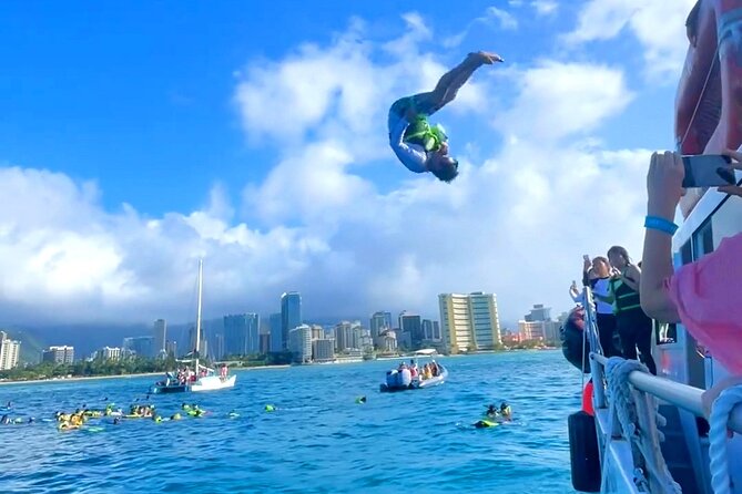 Deluxe Turtle Snorkeling Escapade at Waikiki - Food, drinks, and comfort on board