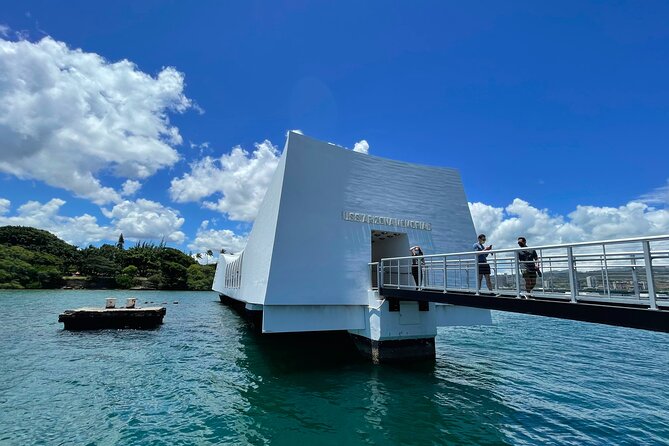 Family-friendly Pearl Harbor and Honolulu Downtown with private transportation - Is $295 per person a fair price?