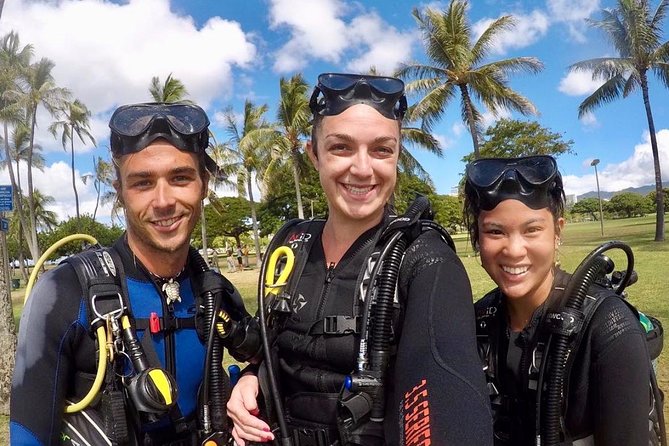 First-Time Scuba Diving in Honolulu + Free Videos - From a beach meeting point to your first breath underwater