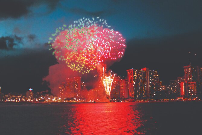 Friday Fireworks Dinner Sail from the Hilton Hawaiian Village - Key Points to Know Before You Book