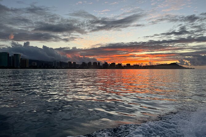 Friday Night Waikiki Fireworks Cruise - What is included, and what costs extra