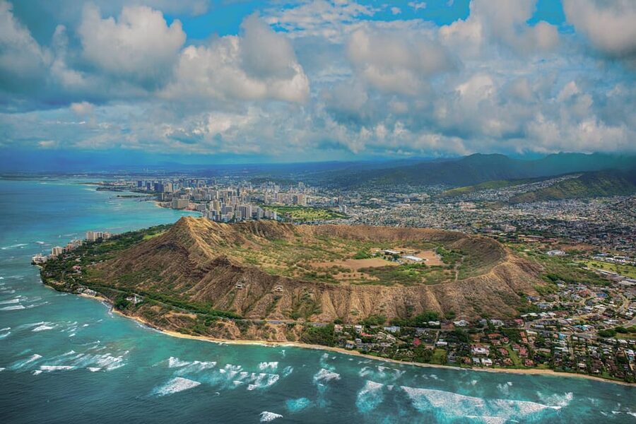 From Honolulu: Complete Oahu Island Helicopter Tour - What the six-person format feels like