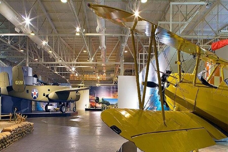 From Waikiki: USS Arizona Memorial and Honolulu City Tour - Pearl Harbor comes first
