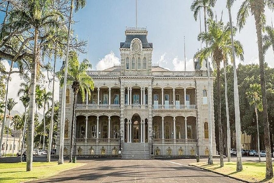 From Waikiki: USS Arizona Memorial and Honolulu City Tour - Kawaiahaʻo Church, Aliʻiolani Hale, and King Kamehameha