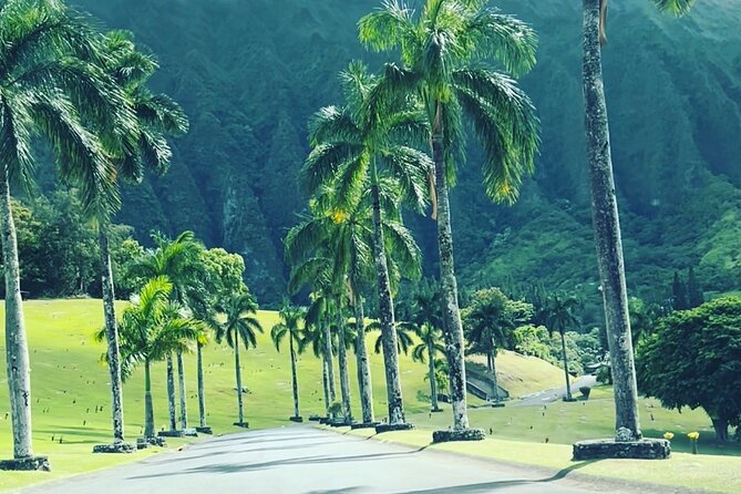 Full-Day Circle Island Guided Tour of Oahu - Tropical Farms and the Byodo-In Temple