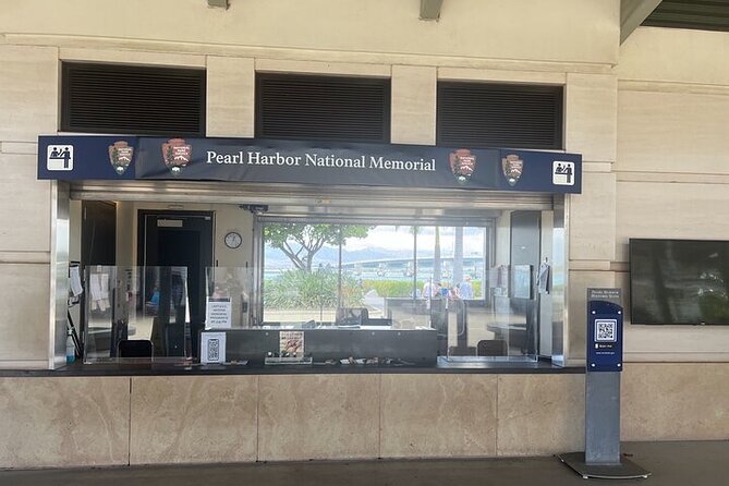 Half Day Pearl Harbor with USS Arizona Memorial and City Tour - What the Guides Add to the Experience