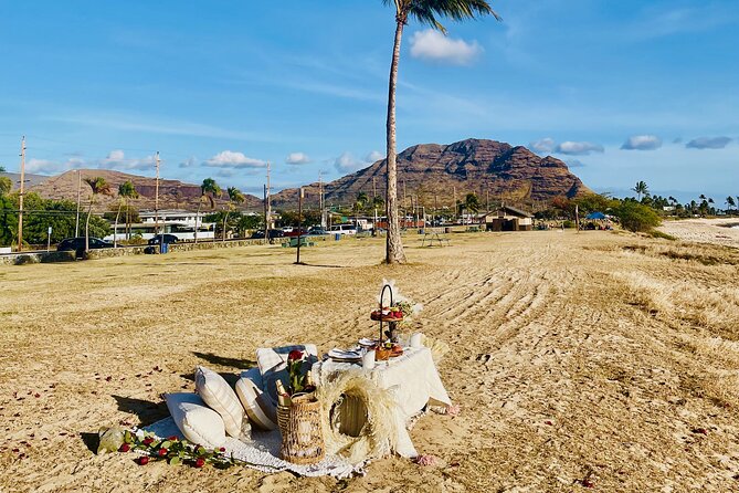 Hawaii Beach Picnic Date - The 30-minute photo session needs a clear question