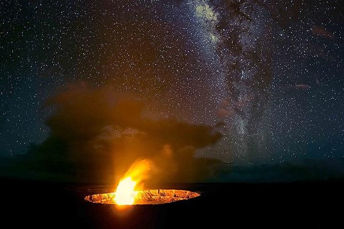 Hawaii Volcanoes National Park Experience Departing from Oahu - Meeting your guide at Kona Airport