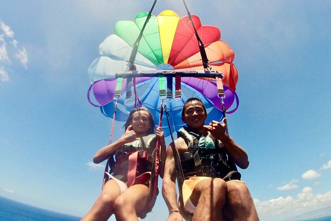 Hawaiian Parasail Since 1977 - A quiet flight above Waikiki