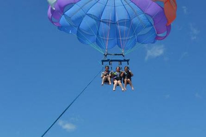 Hawaiian Parasail Since 1977 - The crew makes a real difference