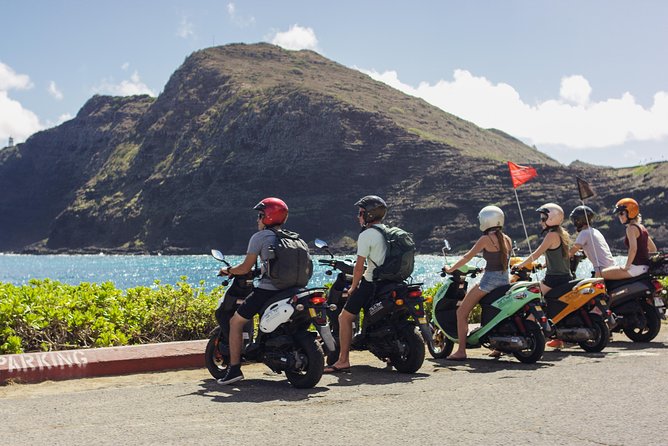 Hawaiian Style Moped Rental for the Day - Learning the controls before Honolulu traffic