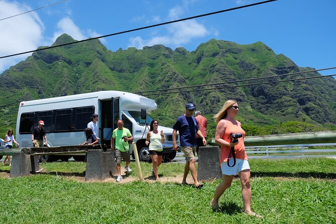 Hidden Gems of Oahu Circle Island Tour with Byodo In Temple - Sunset Beach, Pipeline, and the search for honu