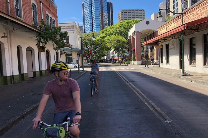 Historical Honolulu Bike Tour - Iolani Palace, the King Kamehameha Statue, and the State Capitol