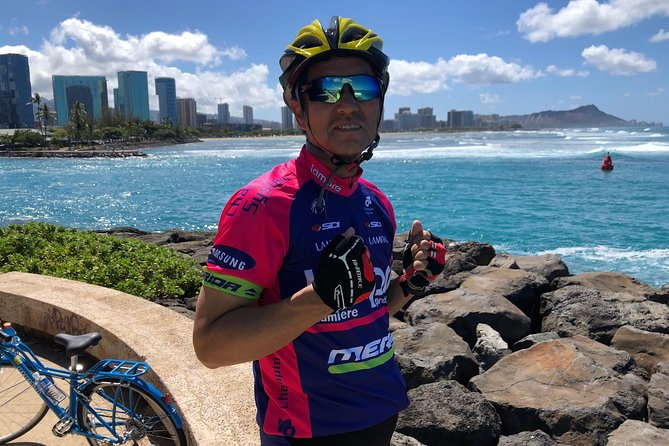 Historical Honolulu Bike Tour - Aloha Tower and Honolulu Harbor views
