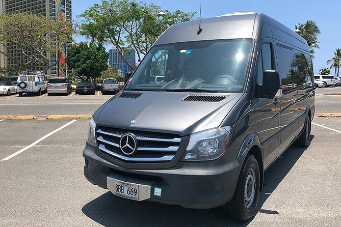 HNL Airport & Waikiki Private Transfer by Brand New Mercedes Van - The welcome is friendly, but the service stays practical