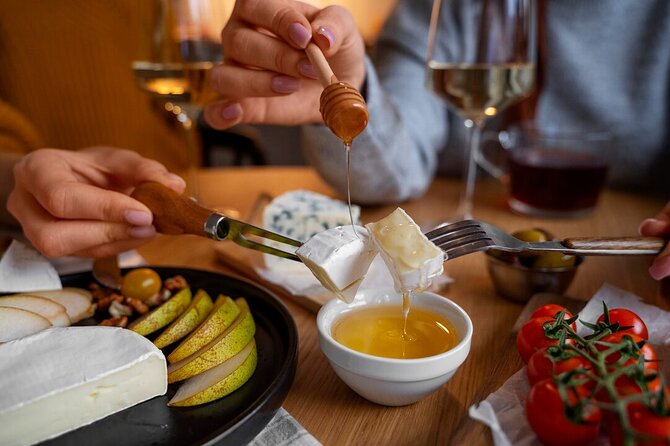 Honey Flight & Bites: The Best Honey Tasting in Hawaii - A Hawaiian honey tasting with more than sweet samples