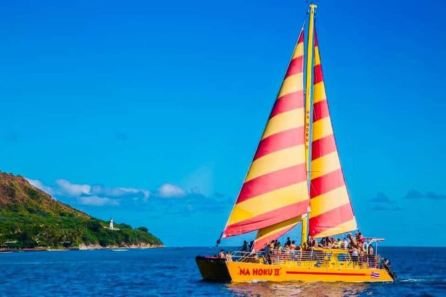 Honolulu: 1-Hour Friday Night Fireworks Cruise with Drinks - Key points to know before booking