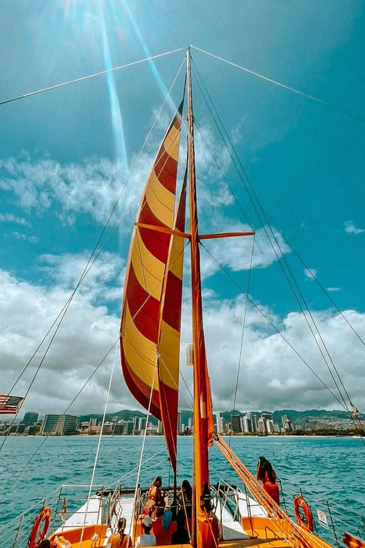 Honolulu: 90 Minute Catamaran Sunset Sail - Sunset views from open water