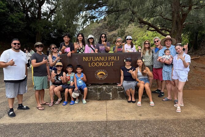 Honolulu Airport Shuttle & Circle Island Tour - What this $48 Oahu tour is really offering