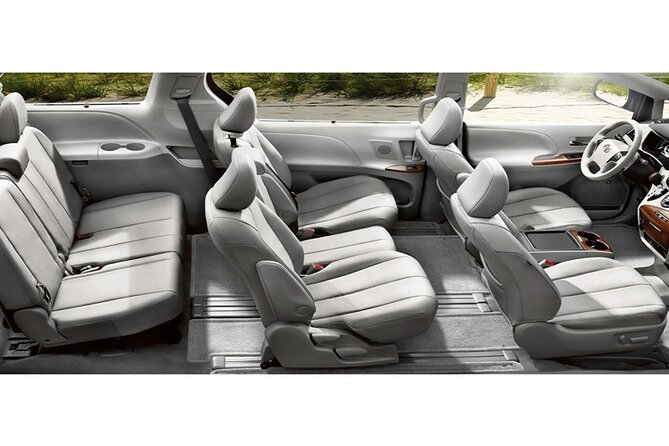 Honolulu Airport & Waikiki Hotels Private Transfer by Minivan (up to 5 people) - Communication is the real strength