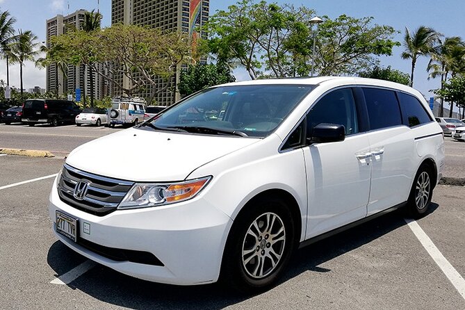 Honolulu Airport & Waikiki Hotels Private Transfer by Minivan (up to 5 people) - Comfort, luggage, and family needs